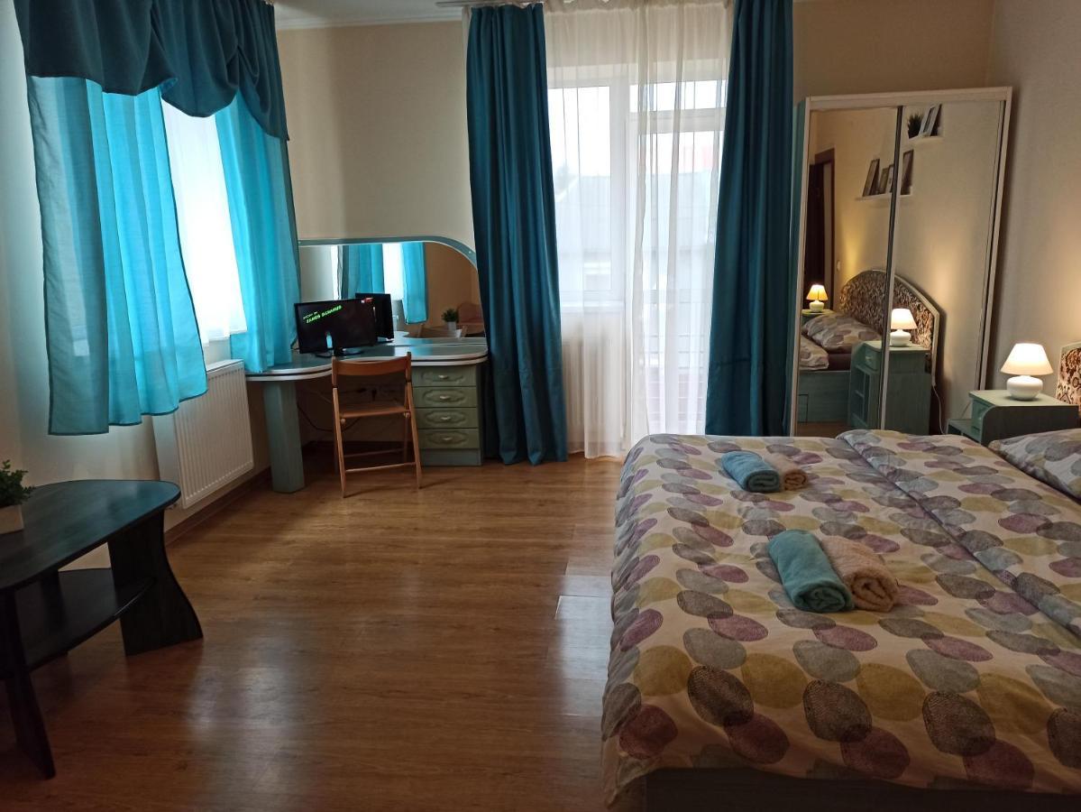 Vip Apartments In The Centre Mukačevo Esterno foto